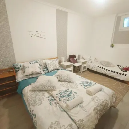 Kertvarosi Relax Apartmanhaz